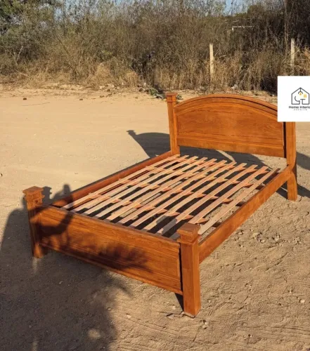 Cama de Madeira Maciça