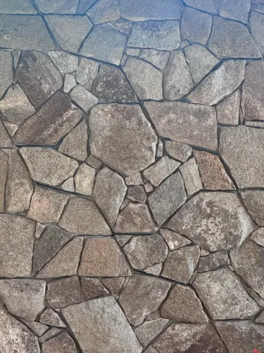 PEDRA MOLEDO ASPER DE ALTO PADRÃO