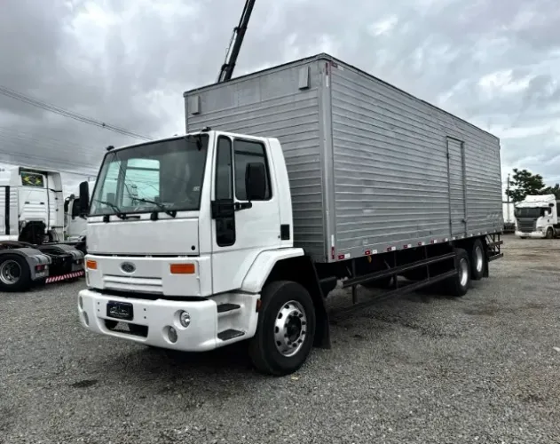 FORD CARGO 1722 6X2 ANO 2010 BAU 9 MTS