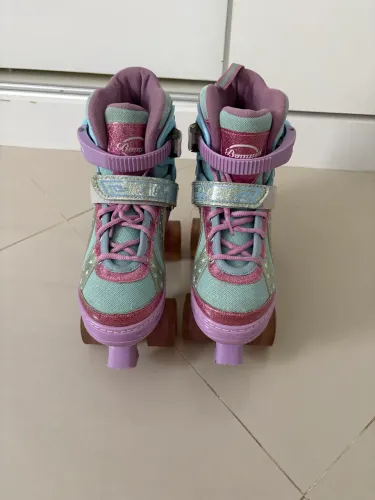 Patins infantil 4 rodas com LED