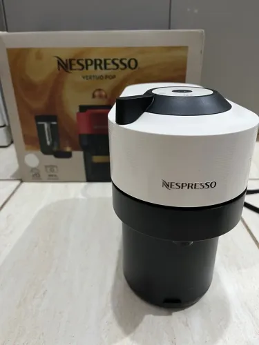 Cafeteira Expresso Nespresso Vertuo Pop Branco Coco 220V