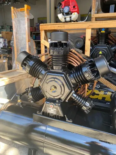  Compressor de Ar Semi-Novo 60 Pés 15HP 427L Trifásico - pronto pra uso
