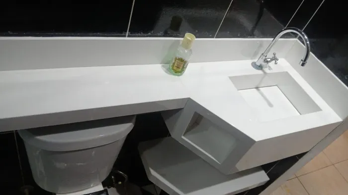 Cuba de banheiro em porcelanato nova.!