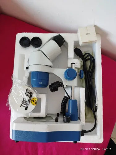 Microscópio yaxum ak21 