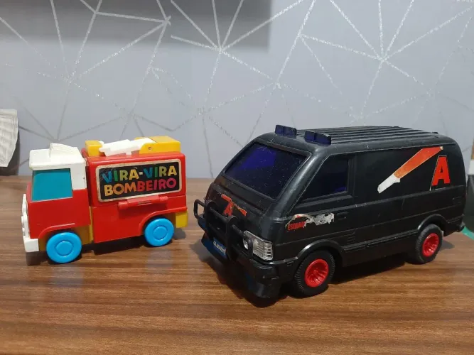 Carro miniatura Esquadrão Classe A fabricado pela Glasslite nos anos 80