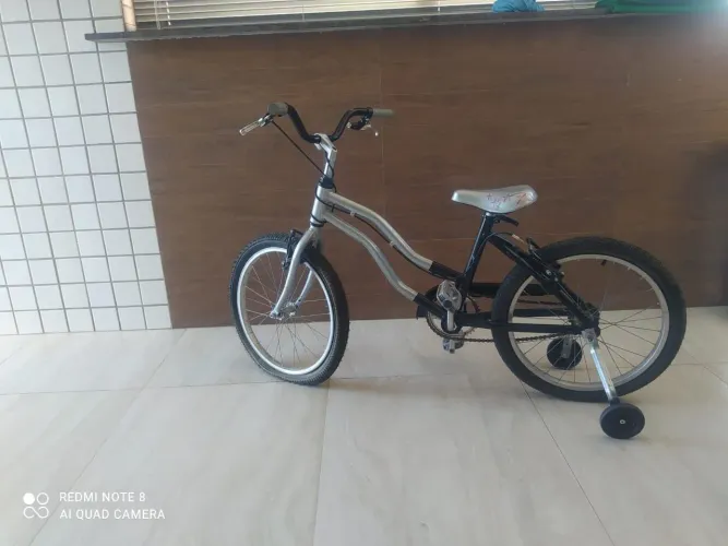 Bicicleta. Em perfeito estado,nunca foi usada.