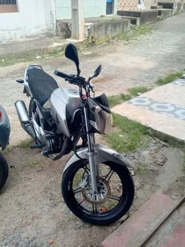 Vendo fan 160 valor : 12.500 só pegar e andar Wats * 