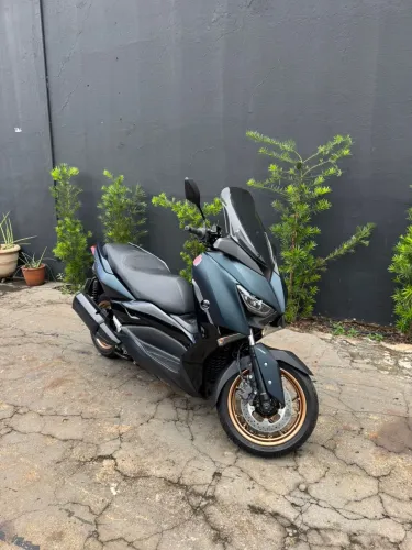 Xmax 2023 - IPVA pago e Baixa quilometragem