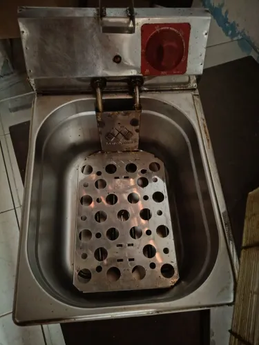 Fritadeira, chapa 80cm e estufa quente