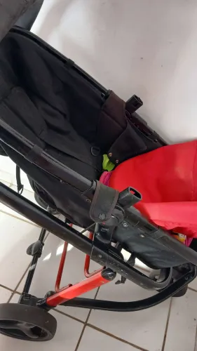 CARRINHO DE BEBÊ SEMI-NOVO