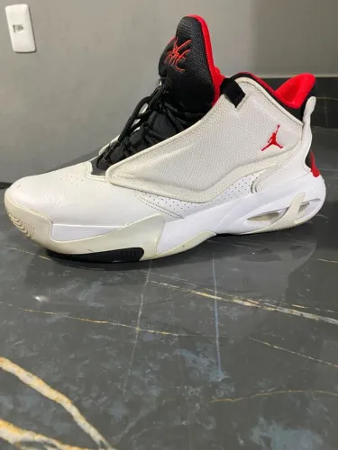 Tênis Jordan Max Aura 4