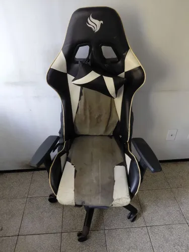 Cadeira Game - necessário trocar forro 