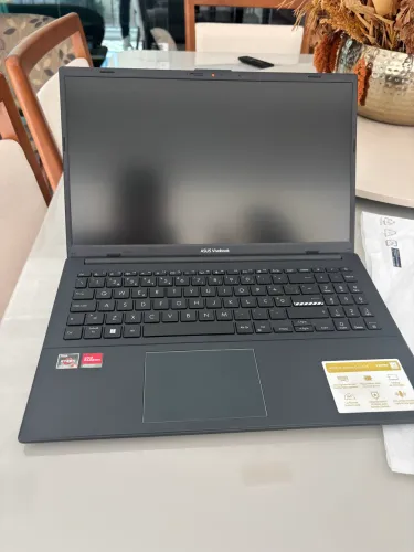ASUS Vivobook Go 15 Ryzen 5 7520U | 16GB RAM | SSD 512GB