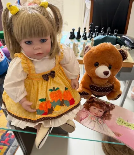 Linda Adora Doll