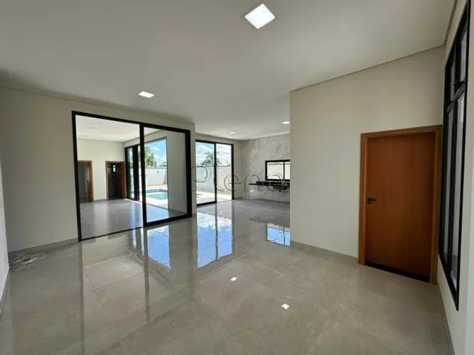 Sobrado à venda em Jaguariúna, Residencial Campo Camanducaia, com 4 suítes, com 301.28 m²