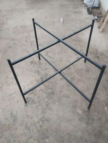 Estrutura metálica para mesa