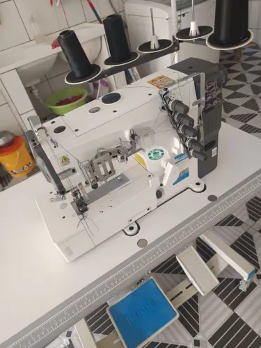 Máquina de costura Galoneira 