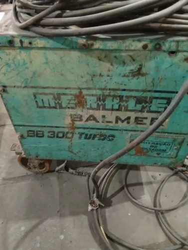 Máquina de solda 300 amperes