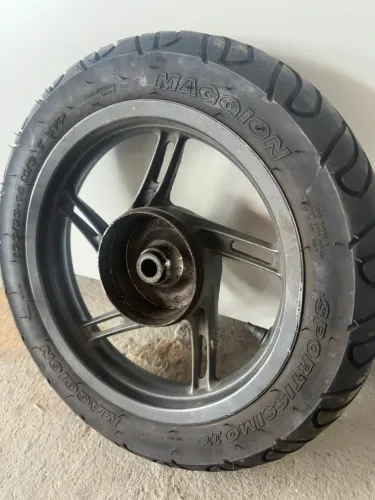 Pneu com aro para pcx