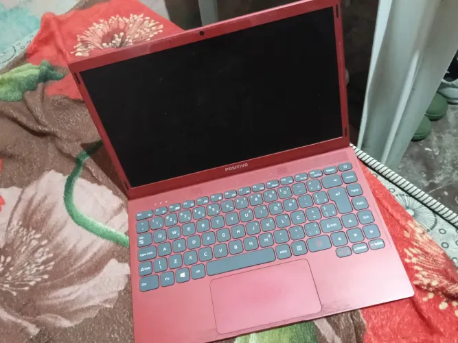 Notebook Positivo para concertar ou retirar peças