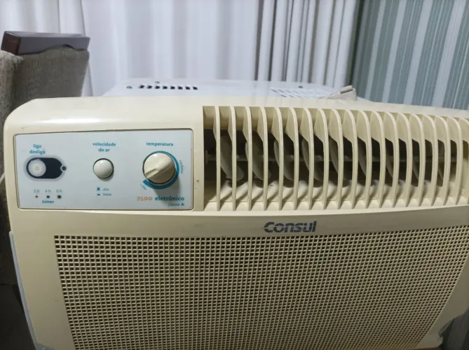 Ar condicionado de janela 7500btus ótimo estado de conservação com higienização feita 