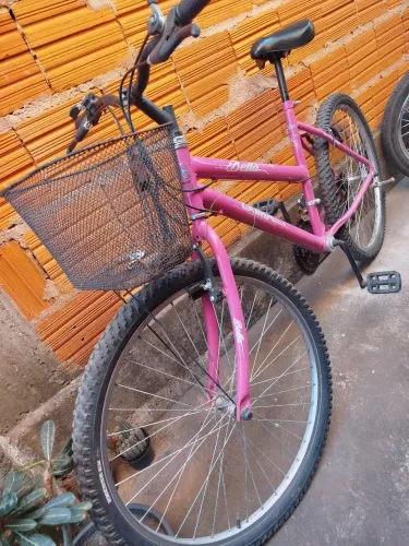 Bicicleta rosa com cesto - Pronta para usar