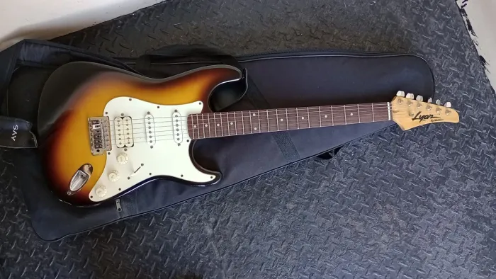 Kit Guitarra Lyon by Washburn + Amplificador Meteoro Thor 30G + Pedaleira DigiTech Element
