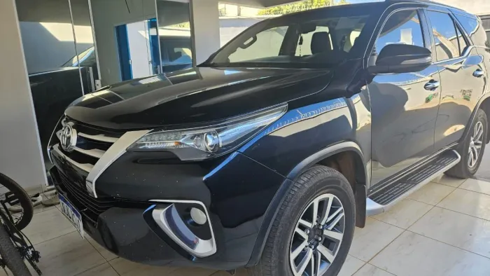 Toyota Hilux SW4 SRX 4X4 2.8 TDI 16V Dies. Aut. 2017