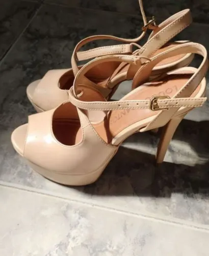 Sandália Salto fino Tam 34