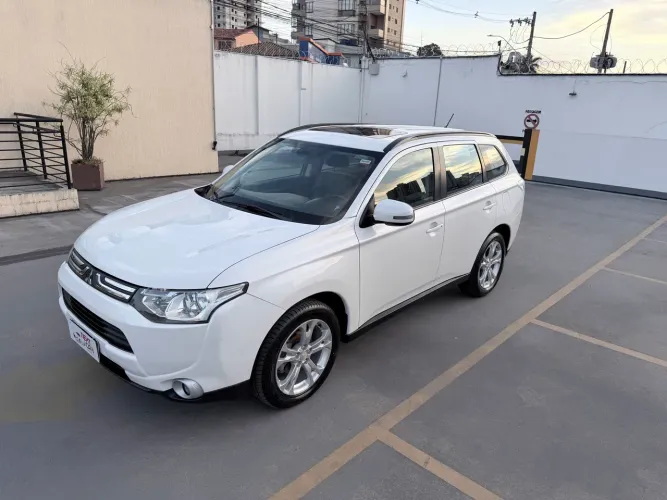 Mitsubishi Outlander 2.0 16V 160cv Aut. 2014