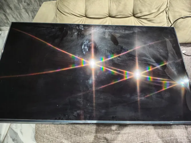 Vendo TV LG Smart 55" (tela quebrada)
