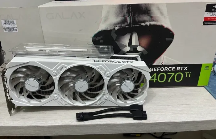 Placa de vídeo RTX 4070TI 12Gb Galax White RGB