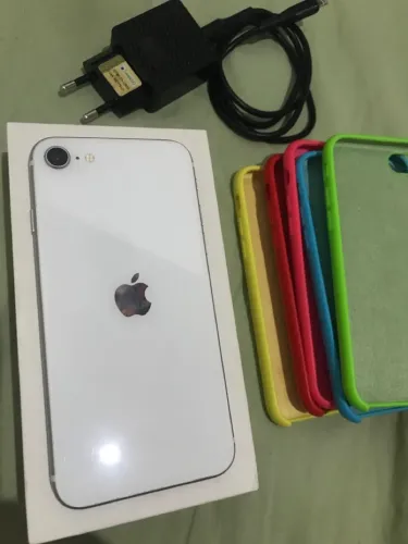 Vendo IPhone SE2020 64GB todo original por R$480