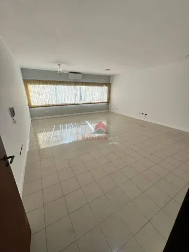 Sala comercial 55 metros quadrados ambiente amplo, iluminado, com ar-condicionado, ventila