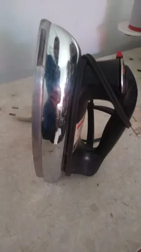 Ferro de Passar antigo perfeito estado funcionando