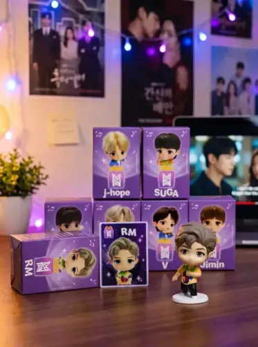 **Promoção** Bonecos BTS McDonald's ORIGINAL (7 Bonecos + Cards) - NOVOS e RAROS