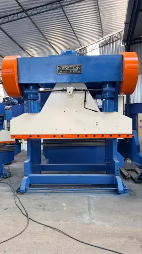 Dobradeira Newton mecânico 250 Ton