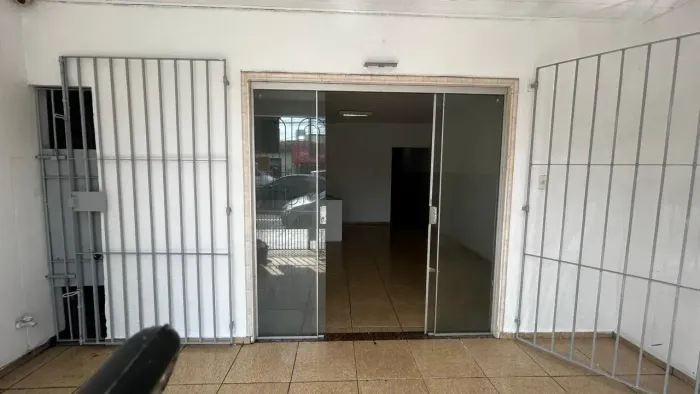 CASA com 5 quartos, excelente para famílias grande ou Negócios e escritórios.