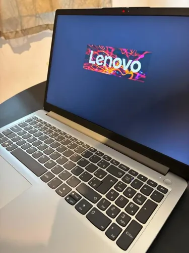 Notebook Lenovo IdeaPad 1 15AMN7 4GB - Semi novo