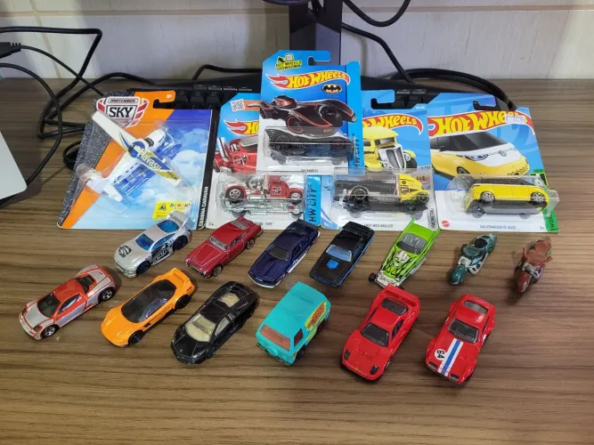 Lote de carrinhos Hot Wheels (Mistery Machine)