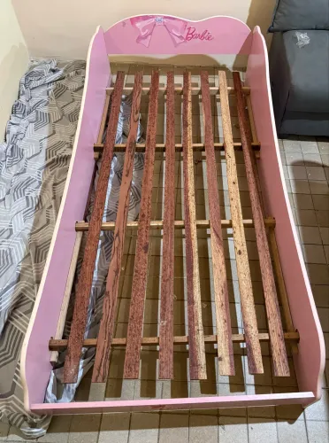 Cama da Barbie infantil