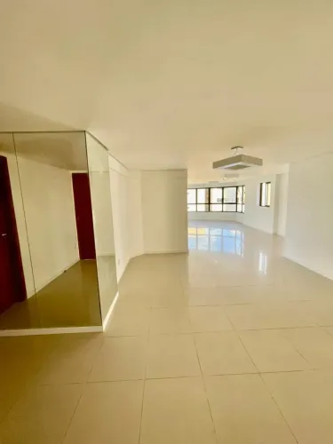 Alugo Excelente Cobertura Garden de 3 suítes com 220 m² na Jatiúca