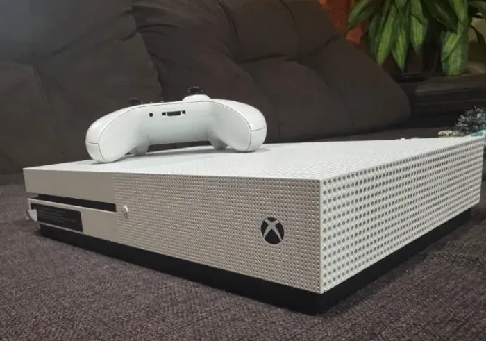 Xbox One S - Com jogos 