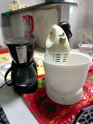 Batedeira é cafeteira