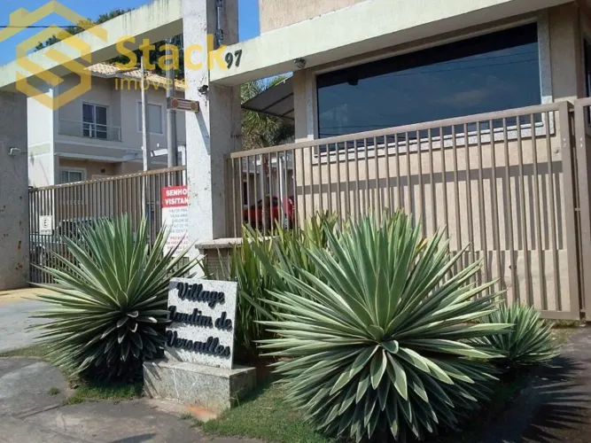 Condomínio fechado Village Jardim de Versailles, Travessa da avenida 14 de Dezembro.