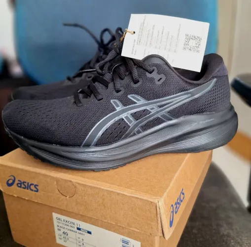 Tenis Asics Gel Excite 11 ( tam 40)