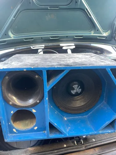 Caixa ? Médio + Drive JBL + Corneta + módulo