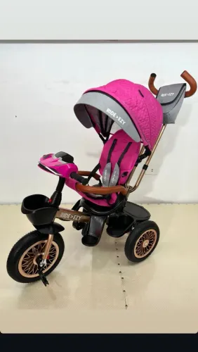 Triciclo infantil novo músical banco deita e gira