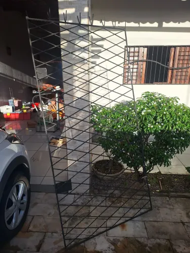 3 Grades para Portas (2,10 × 1,16 + 2,18 X 0,85 + 2,18 X 0,85)