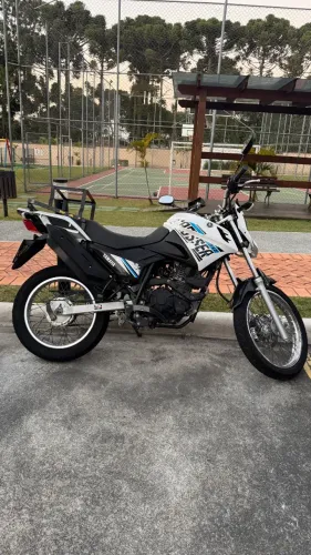 Moto Yamaha XTZ 150 em perfeito estado